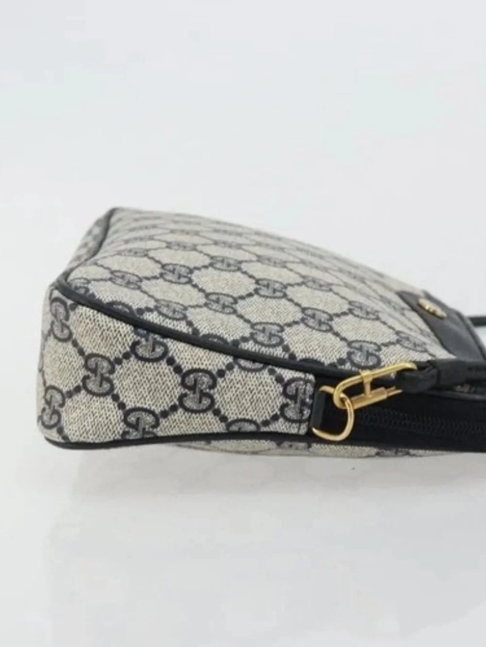GUCCI GG Supreme Shoulder Bag PVC Navy Gold 97 02 068 Auth 181211